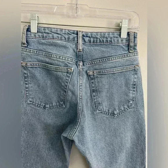 Straight Leg Jeans size 25 like new. - Picture 4 of 6